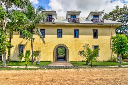 Toucan Suite @ Mahogany Hall in San Ignacio Toucan Suite @ Mahogany Hall in San Ignacio
