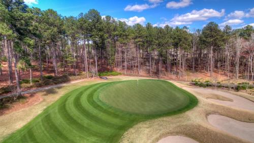 Igralište za golf (uz hotel), Big Bold and Beautiful in Greensboro (GA) Igralište za golf (uz hotel), Big Bold and Beautiful in Greensboro (GA)