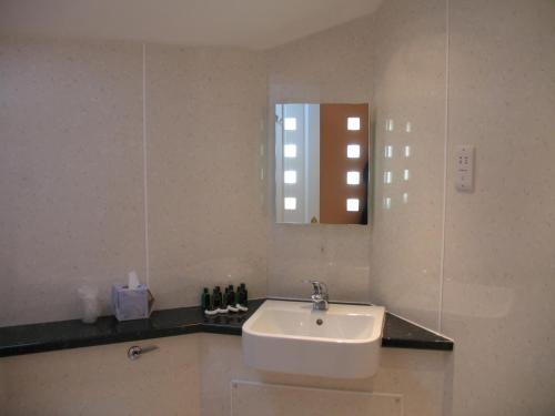 Bathroom, The Spread Eagle Hotel in Jedburgh Bathroom, The Spread Eagle Hotel in Jedburgh