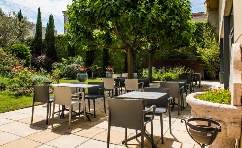 花園, 阿維尼翁大飯店 (Avignon Grand Hotel) in 亞維儂 花園, 阿維尼翁大飯店 (Avignon Grand Hotel) in 亞維儂