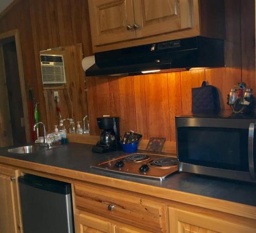 Kitchen, Big Cypress in Lake Panasoffkee (FL) Kitchen, Big Cypress in Lake Panasoffkee (FL)
