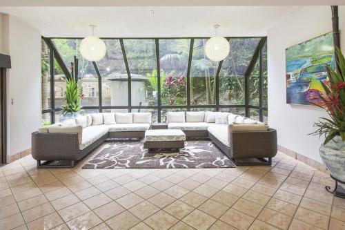 THE ROCKS RESORT, UNIT 3C in Currumbin THE ROCKS RESORT, UNIT 3C in Currumbin