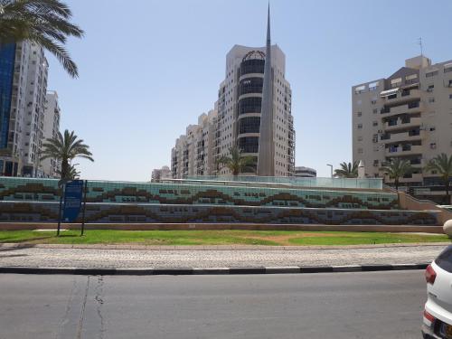 Restaurante, Apartment 2 bedrooms Central Location in Ashdod Restaurante, Apartment 2 bedrooms Central Location in Ashdod