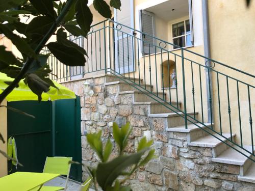 Kert, Les Arcades in Villecroze Kert, Les Arcades in Villecroze