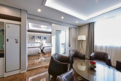 Aura Business Hotel in Gwangsan-gu Aura Business Hotel in Gwangsan-gu