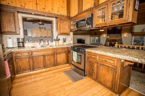 Majestic Pines Home in Big Bear Lake (Kalifornia) Majestic Pines Home in Big Bear Lake (Kalifornia)