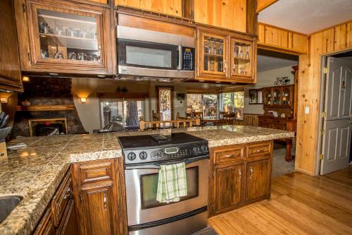 Majestic Pines Home in Big Bear Lake (Kalifornia) Majestic Pines Home in Big Bear Lake (Kalifornia)