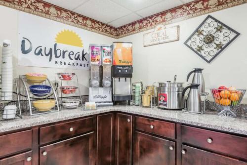 Days Inn & Suites by Wyndham Youngstown / Girard Ohio in Γιανγκστάουν(Οχάιο) Days Inn & Suites by Wyndham Youngstown / Girard Ohio in Γιανγκστάουν(Οχάιο)