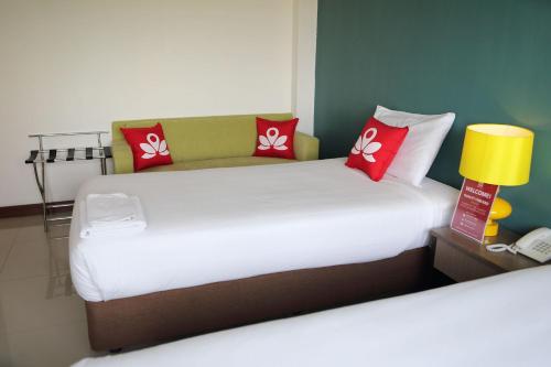 This photo about ZEN Rooms Thappraya Road shared on HyHotel.com