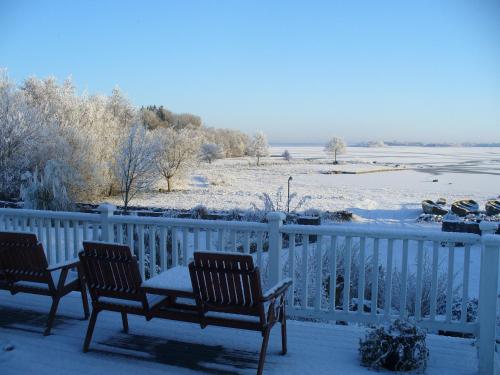 Uitzicht, The Waterfront House Country Home in Oughterard Uitzicht, The Waterfront House Country Home in Oughterard