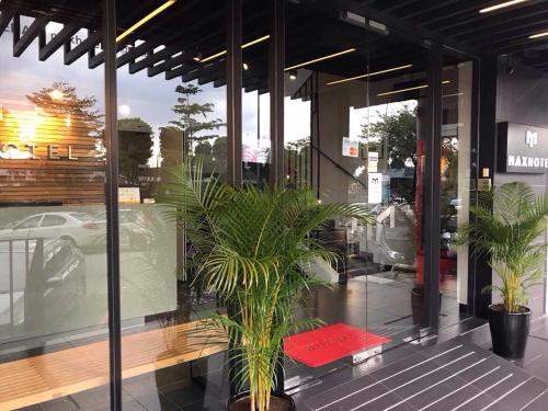 MAX Hotel Subang Jaya near Subang Jaya Medical Center MAX Hotel Subang Jaya near Subang Jaya Medical Center