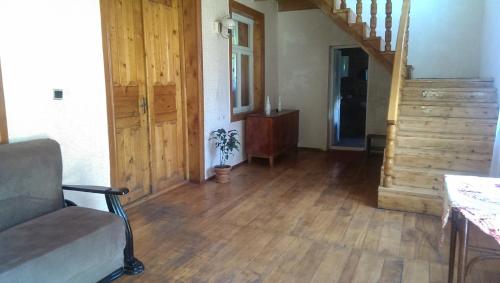 sala de TV, Marina's guest house in Glola sala de TV, Marina's guest house in Glola