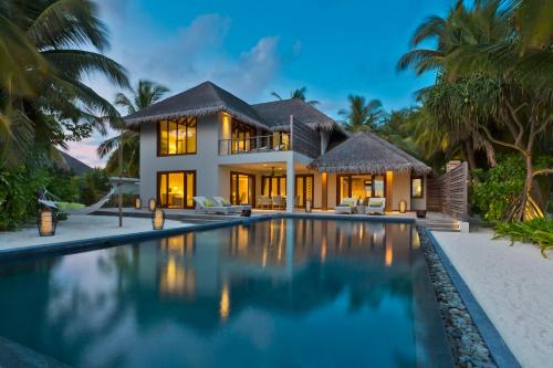Entrance, Dusit Thani Maldives – 50% discount on transfers for stays until 20 Dec 2025 in Baa Atoll Entrance, Dusit Thani Maldives – 50% discount on transfers for stays until 20 Dec 2025 in Baa Atoll