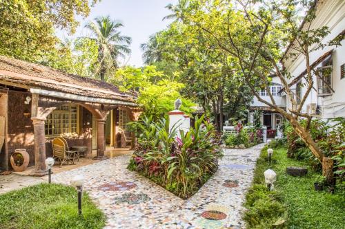 Heritage room in a pool, by GuestHouser
Heritage room in a pool, by GuestHouser