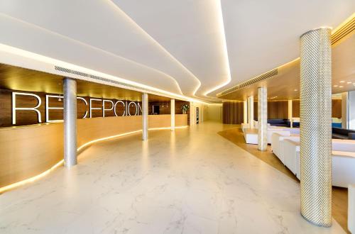 Hotel Carlos I in Playa de Poniente Hotel Carlos I in Playa de Poniente