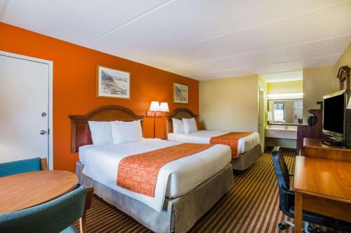 Howard Johnson by Wyndham Panama City in Panama City (FL) Howard Johnson by Wyndham Panama City in Panama City (FL)