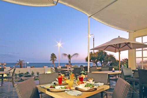 Food and beverages, The Beach Hotel in Port Elizabeth Food and beverages, The Beach Hotel in Port Elizabeth