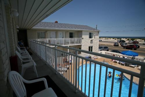 在meiguo.com看到的Luna Mar Motel的介绍图片