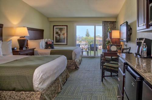 Treasure Island Hotel and Marina in Treasure Island (FL) Treasure Island Hotel and Marina in Treasure Island (FL)