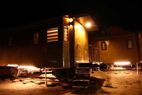 Onkel Inn Wagon Sleepbox Uyuni in Ουγιούνι Onkel Inn Wagon Sleepbox Uyuni in Ουγιούνι