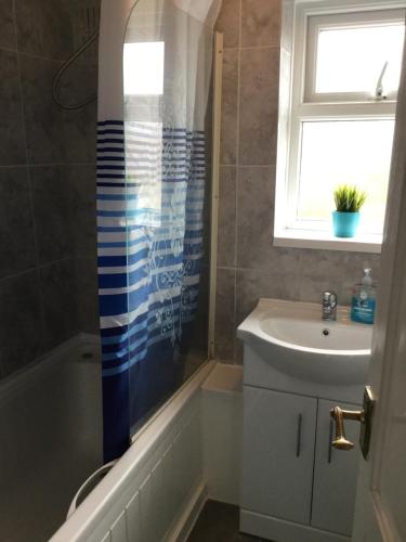 4 Bed House next to Basildon Town Centre in Basildon 4 Bed House next to Basildon Town Centre in Basildon