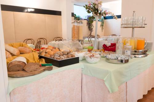 طعام و مشروبات, Hotel Bristol in وسط مدينة ريفا ديل جاردا طعام و مشروبات, Hotel Bristol in وسط مدينة ريفا ديل جاردا