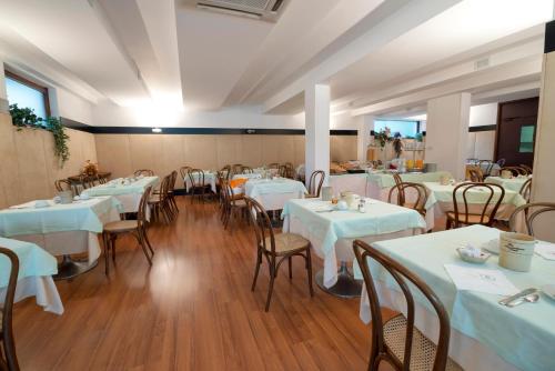 طعام و مشروبات, Hotel Bristol in وسط مدينة ريفا ديل جاردا طعام و مشروبات, Hotel Bristol in وسط مدينة ريفا ديل جاردا