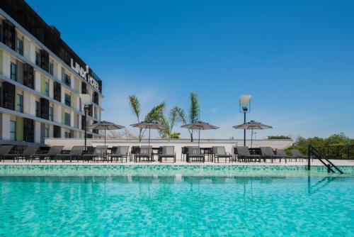 Swimming pool, Linx Galeao by Wish in Ilha do Governador Swimming pool, Linx Galeao by Wish in Ilha do Governador