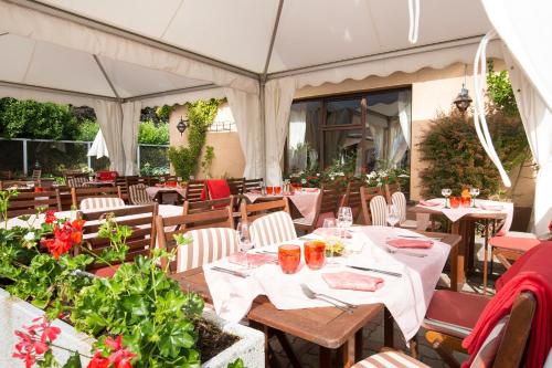 Cơ sở vật chất, Hotel Restaurant Au Relais D'Alsace in Rouffach Cơ sở vật chất, Hotel Restaurant Au Relais D'Alsace in Rouffach