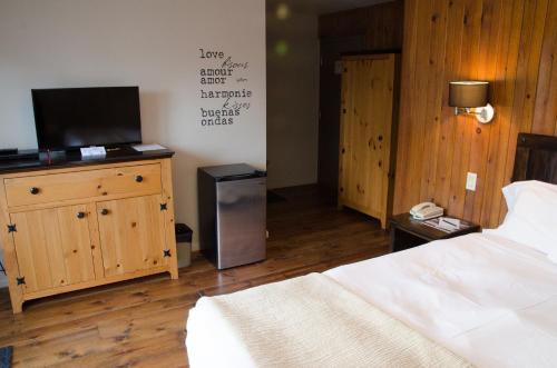 This photo about Auberge du Lac Taureau shared on HyHotel.com