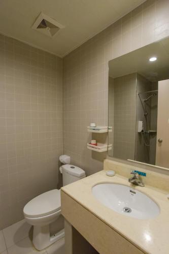 Bathroom, Jinjiang Inn Beijing Daxing in Daxing District Bathroom, Jinjiang Inn Beijing Daxing in Daxing District