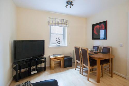 Спільний лаунж/ТБ зона, 4 Varis Apartments in Форрс Спільний лаунж/ТБ зона, 4 Varis Apartments in Форрс