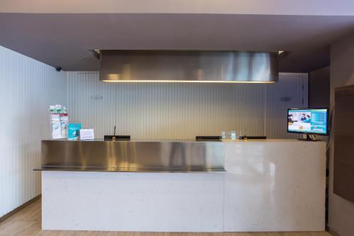 Lobby, Jinjiang Inn Beijing Gucheng North Road Branch in Shijingshan District Lobby, Jinjiang Inn Beijing Gucheng North Road Branch in Shijingshan District