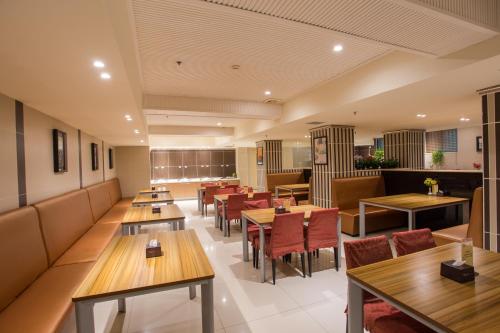 Restaurant, Jinjiang Inn Beijing Changchun Street in Financial Street Restaurant, Jinjiang Inn Beijing Changchun Street in Financial Street