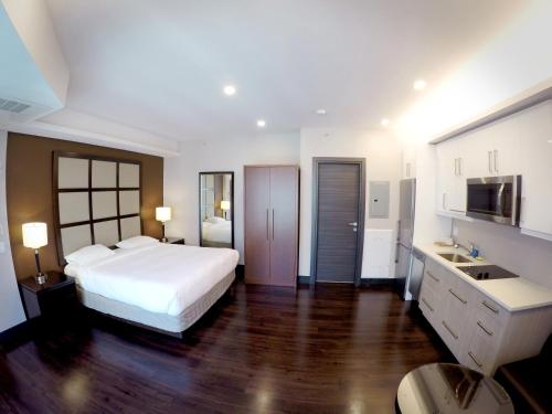 Shower, M Montreal Hostel in Montreal (QC) Shower, M Montreal Hostel in Montreal (QC)