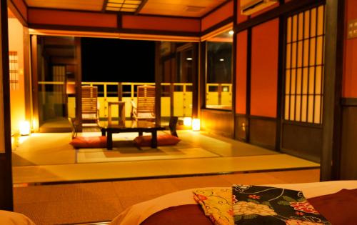 Shin Kaikatei Izumi Hot Spring Ryokan in Toi Gold Mine Shin Kaikatei Izumi Hot Spring Ryokan in Toi Gold Mine