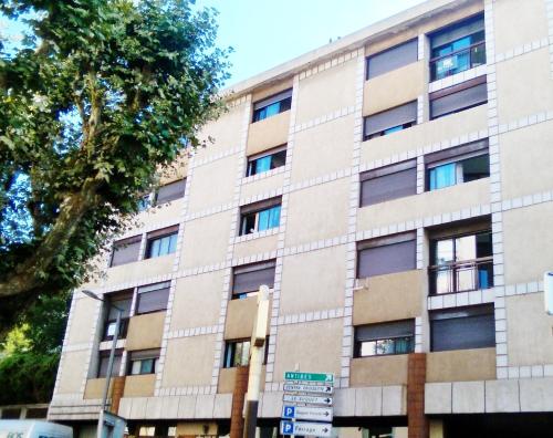 CANNES plage 2mn/45m2/vue mer/inernet/clim/parking privé