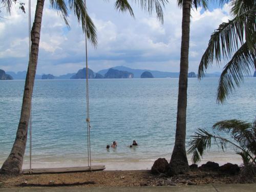 Beach, Melina's Beach Front Bungalows in Ban Tha Len Beach, Melina's Beach Front Bungalows in Ban Tha Len