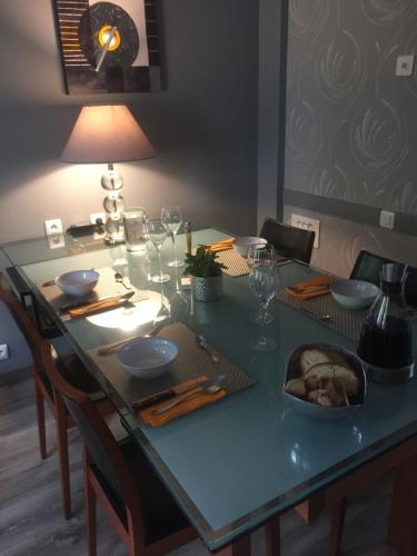 Lyon City Home's Bed & Breakfast in Villeurbanne Lyon City Home's Bed & Breakfast in Villeurbanne