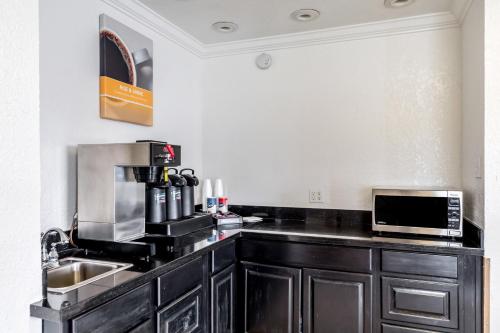 Előcsarnok, Motel 6 San Antonio, TX - Frost Bank Center near San Antonio Botanikus Kert Előcsarnok, Motel 6 San Antonio, TX - Frost Bank Center near San Antonio Botanikus Kert