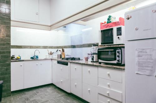 keuken, Mucha Masia Hostel Rural Urba near Barcelona-El Prat Airport keuken, Mucha Masia Hostel Rural Urba near Barcelona-El Prat Airport