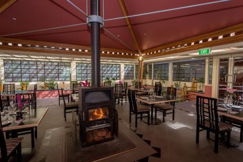 Banquet hall, La Maison Boutique Hotel in Blue Mountains Banquet hall, La Maison Boutique Hotel in Blue Mountains