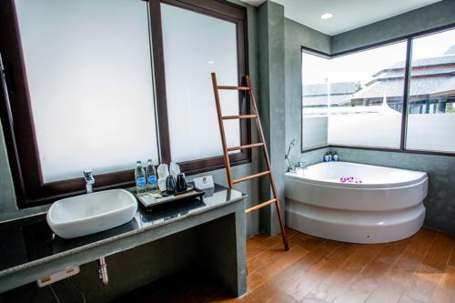Lanta Corner Resort (SHA Extra Plus) in Koh Lanta Lanta Corner Resort (SHA Extra Plus) in Koh Lanta