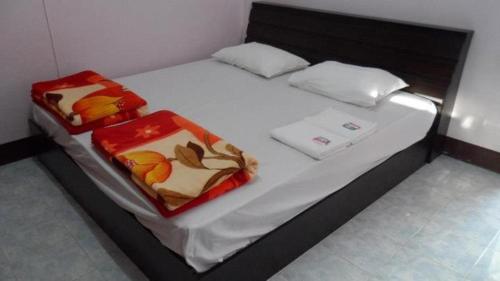 This photo about Puangchompoo Place shared on HyHotel.com