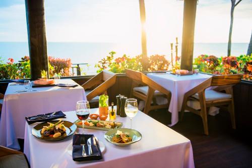 Зручності, Radisson Blu Resort Fiji Denarau Island near Аеропорт Малоло Лайлай Зручності, Radisson Blu Resort Fiji Denarau Island near Аеропорт Малоло Лайлай