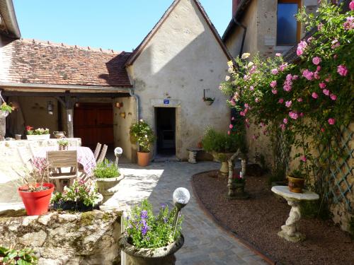 La Maison aux Hortensias in Magny-Cours La Maison aux Hortensias in Magny-Cours