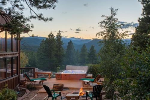 Balcony/terrace, Romantic Mountain Cabin for 2 in Coal Creek (CO) Balcony/terrace, Romantic Mountain Cabin for 2 in Coal Creek (CO)