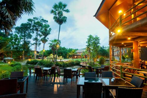 레스토랑, 블루스 리버 리조트 찬타부리 (Blues River Resort Chanthaburi) in 차오 라오 비치 레스토랑, 블루스 리버 리조트 찬타부리 (Blues River Resort Chanthaburi) in 차오 라오 비치