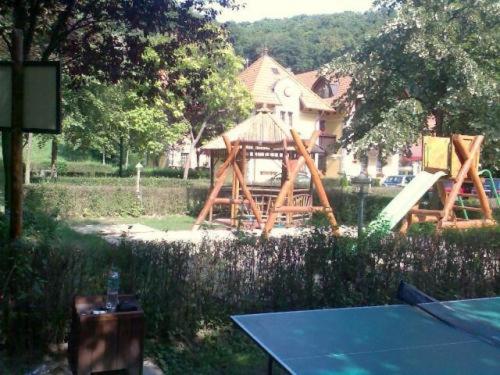 Дитячий майданчик, Hotel Szeleta in Мішкольц Дитячий майданчик, Hotel Szeleta in Мішкольц
