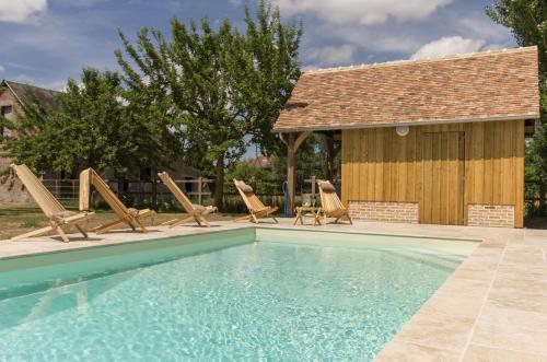 Swimming pool, Chambre d'hotes de la Vallee in Montaure Swimming pool, Chambre d'hotes de la Vallee in Montaure
